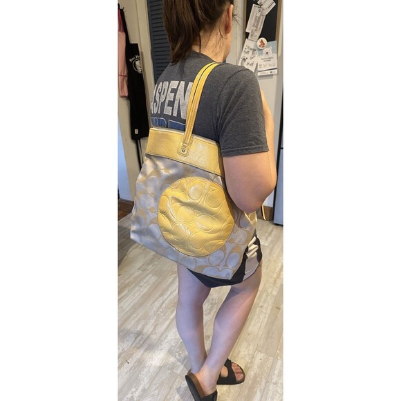 Coach Laura Beige Yellow Shoulder Tote Bag F18335 - Picture 8 of 8